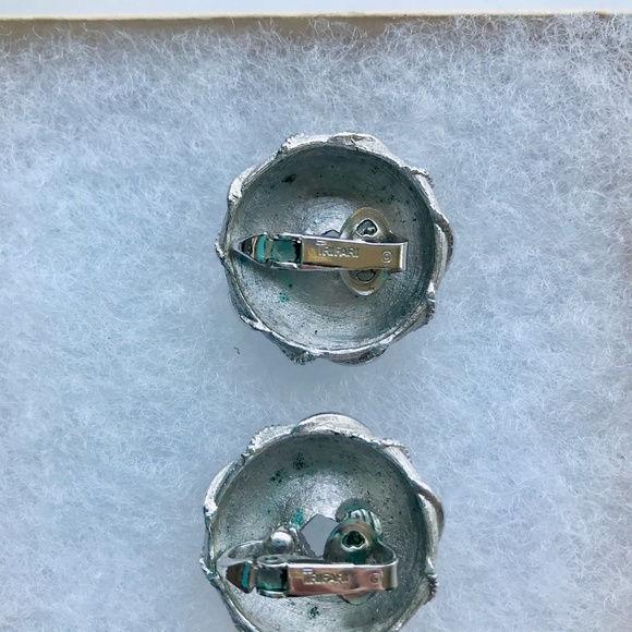 Vintage Trifari Silver Clip-On Earrings - Picture 3 of 4